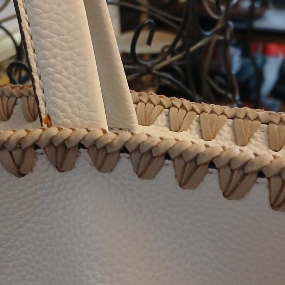 Kate Spade  - Picture 3 of 9